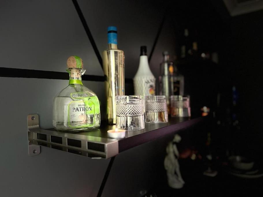 Stunning Luxury Croydon Apartment Gatwick Airport Close パーリー エクステリア 写真