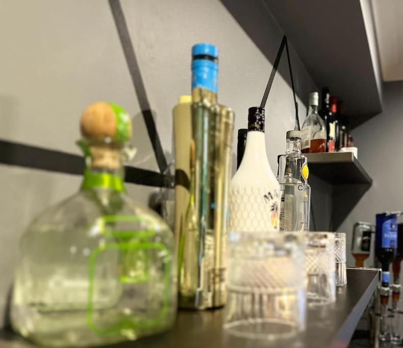 Stunning Luxury Croydon Apartment Gatwick Airport Close パーリー エクステリア 写真