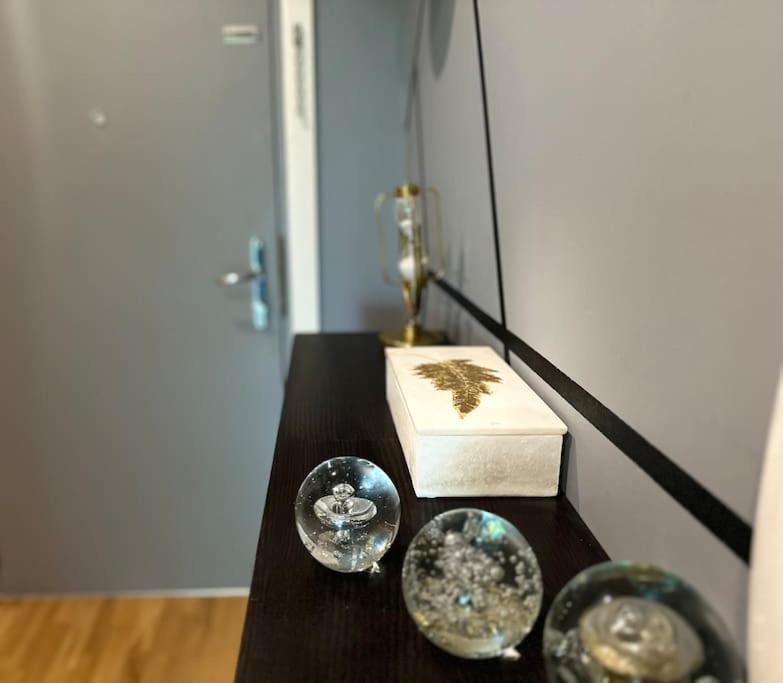 Stunning Luxury Croydon Apartment Gatwick Airport Close パーリー エクステリア 写真