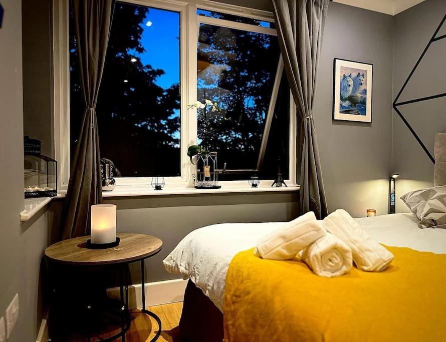 Stunning Luxury Croydon Apartment Gatwick Airport Close パーリー エクステリア 写真