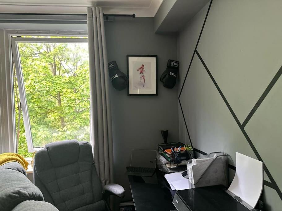 Stunning Luxury Croydon Apartment Gatwick Airport Close パーリー エクステリア 写真