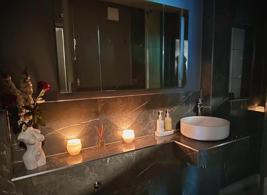 Stunning Luxury Croydon Apartment Gatwick Airport Close パーリー エクステリア 写真