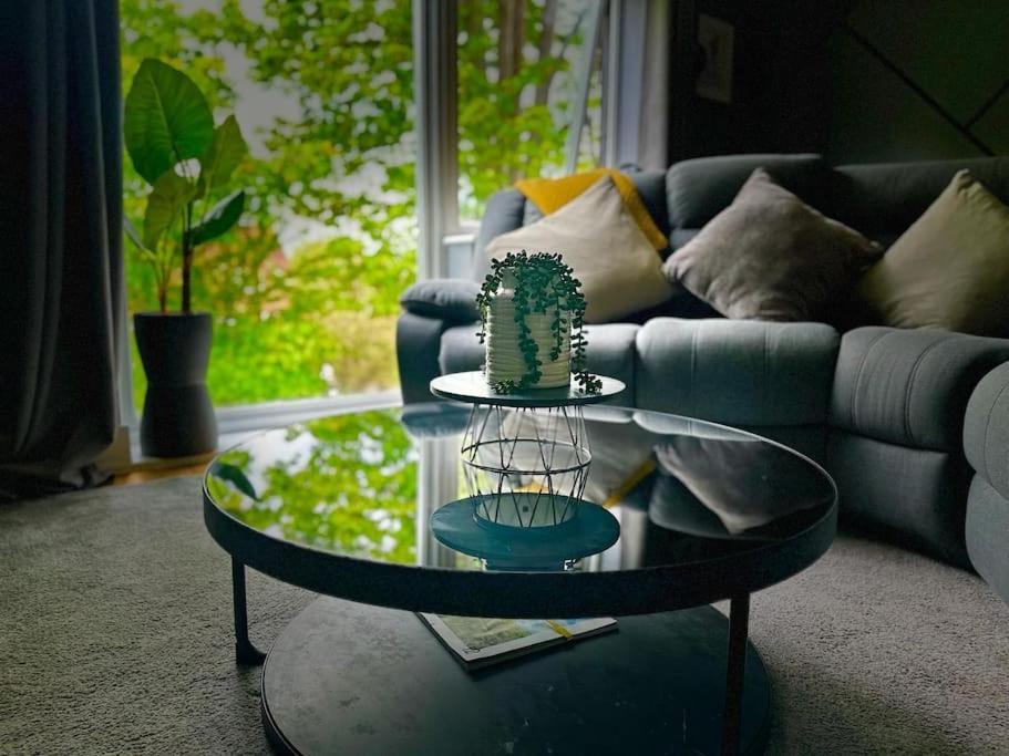 Stunning Luxury Croydon Apartment Gatwick Airport Close パーリー エクステリア 写真
