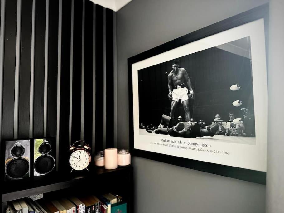 Stunning Luxury Croydon Apartment Gatwick Airport Close パーリー エクステリア 写真