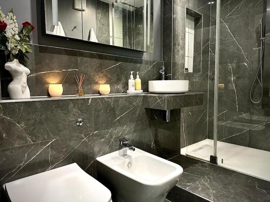 Stunning Luxury Croydon Apartment Gatwick Airport Close パーリー エクステリア 写真
